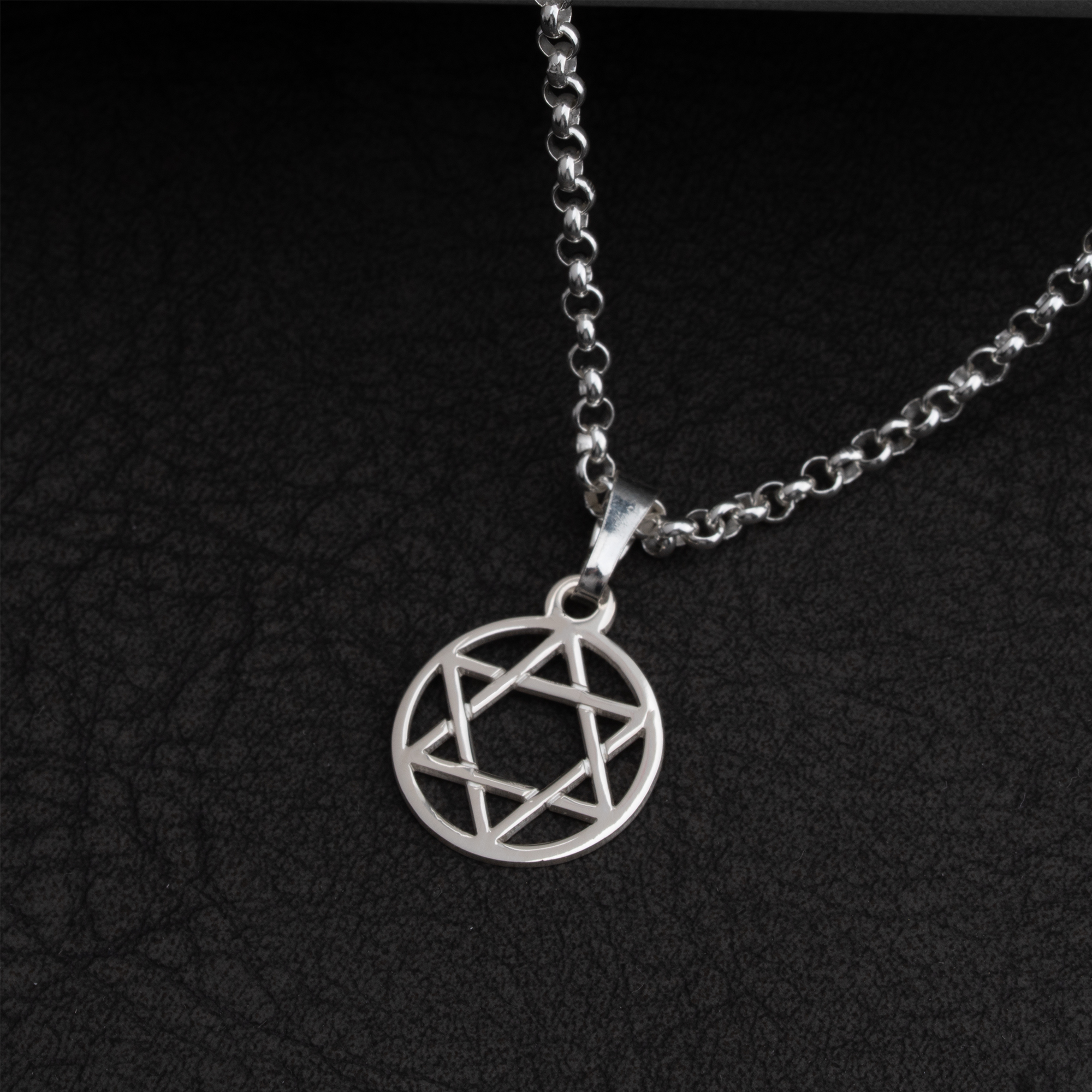 שרשרת עיגול עם מגן דוד לגבר